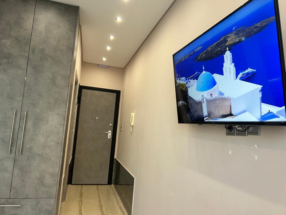 Port Twins Suites No1 Pireus Exteriör bild